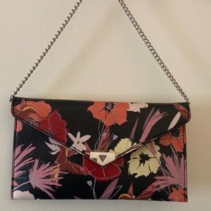Floral clutch